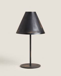 Lampe Aus Eisen für 99,99€ in ZARA HOME